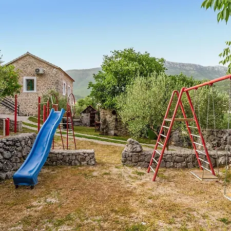 Дом отдыха 1 Bedroom Lovely In Vrgorac