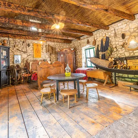 1 Bedroom Lovely In